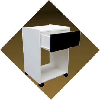 Arm&aacute;rio com prateleiras regul&aacute;veis