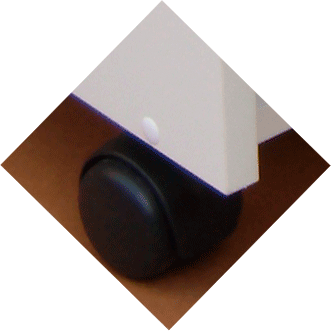 Arm&aacute;rio com prateleiras regul&aacute;veis