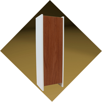 Arm&aacute;rio com 3 prateleiras regul&aacute;veis.